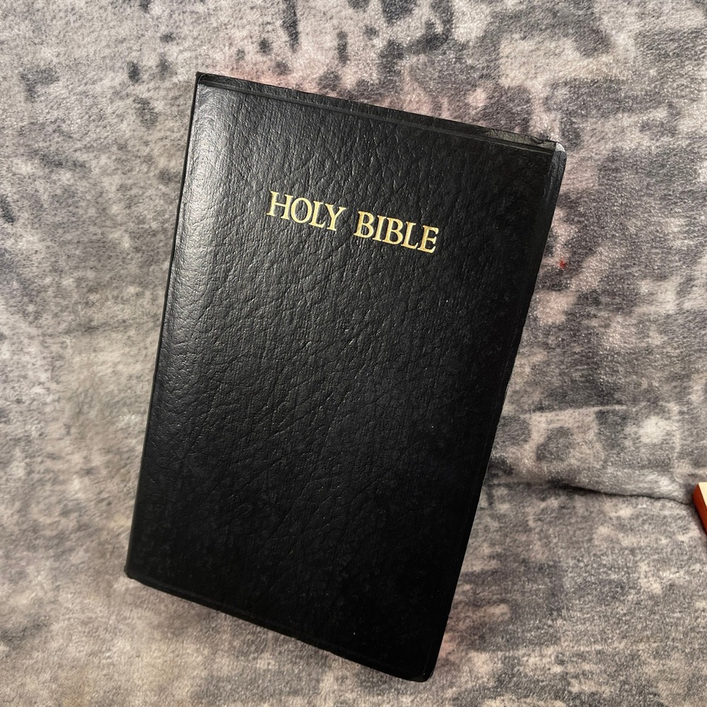Vtg Holy Bible NKJV 1982 Old New Testaments Thomas Nelson  Black Gold Gilt